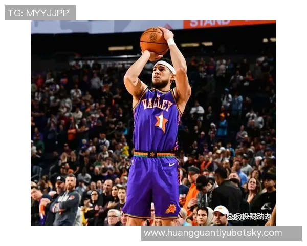 布克半场表现平平仅得8分2板5助球队状态堪忧需加强进攻效率